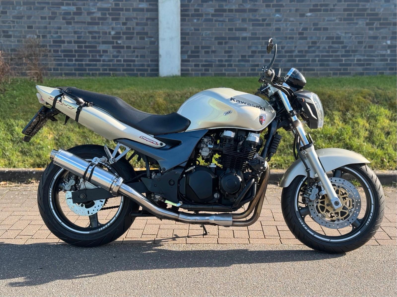 Kawasaki ZR 750 ZR7 *Service NEU*Reifen NEU*TÜV 11/2027
