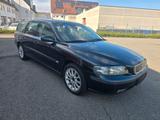 Volvo V70 2.4 T - Volvo V70 mit Benzin-Antrieb: Kombi, Klimaanlage, 2.4