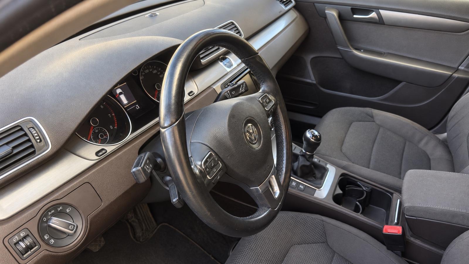 Volkswagen Passat 2013 — photo 9