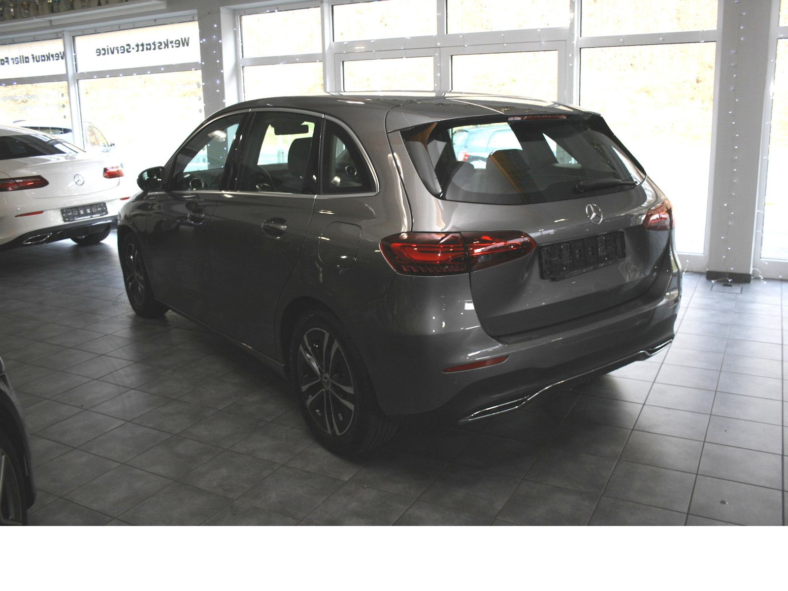 Fahrzeugabbildung Mercedes-Benz B 180 d Progres. Advanced *AHK*Winter-Paket*LED*