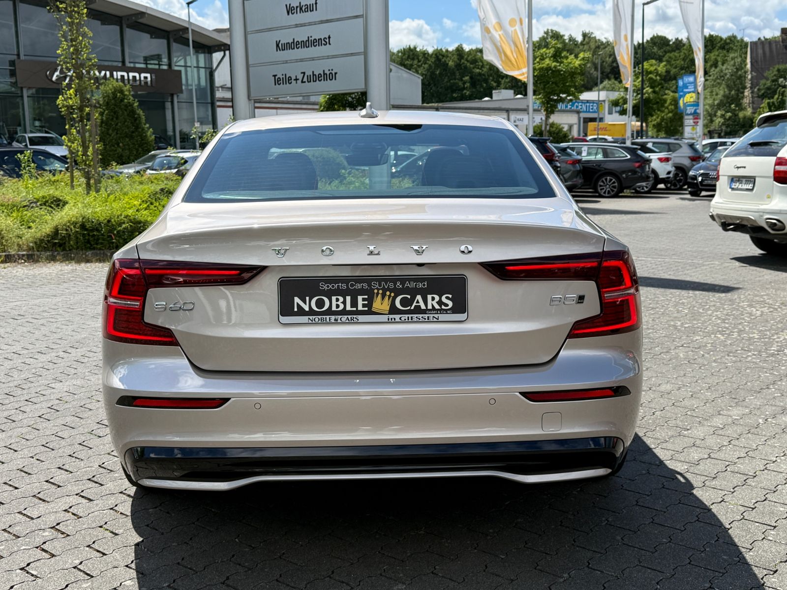 Fahrzeugabbildung Volvo S60 B5 Plus Dark AWD LED ALU