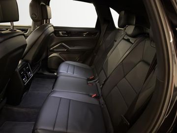 Porsche Cayenne - 10
