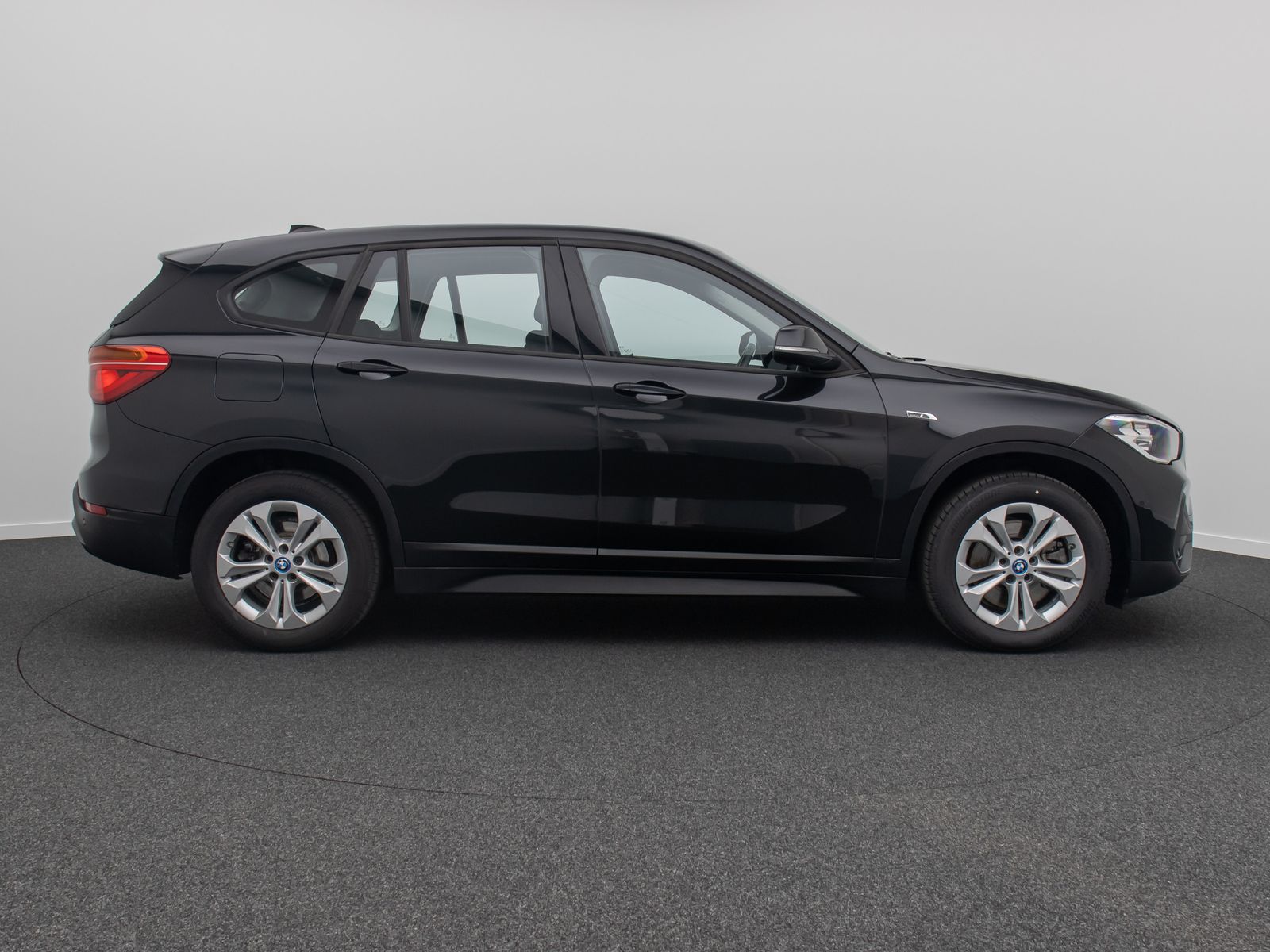 Fahrzeugabbildung BMW X1 xD25e DAB Navi ParkAssist Lordos Geschwindig