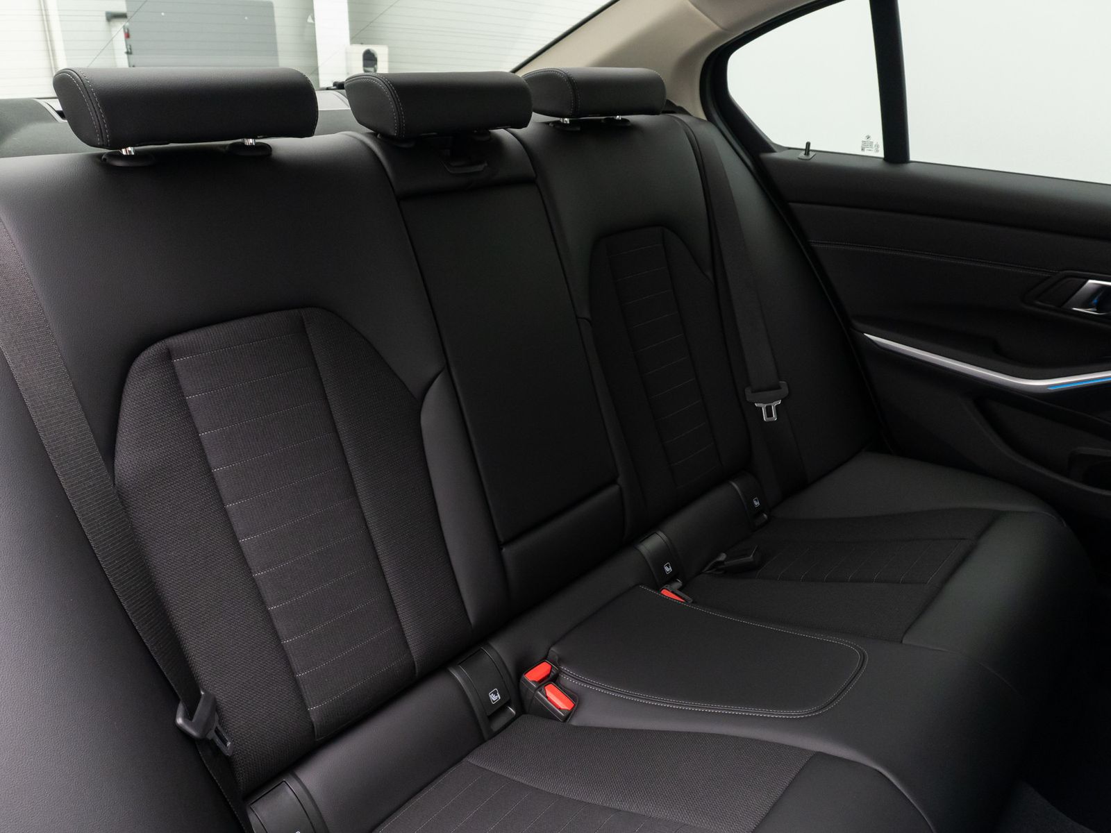 Fahrzeugabbildung BMW 318d Sport Leder DAB Individual DrivAssis 18Zoll