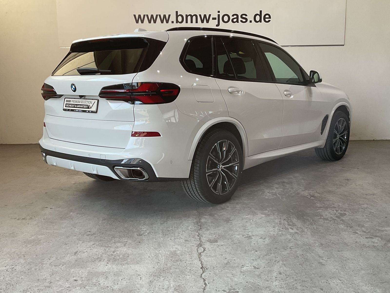 Fahrzeugeinzelansicht 18 Fahrzeugabbildung BMW X5 xDrive30d M Sportpaket Gestiksteuerung DAB Ko