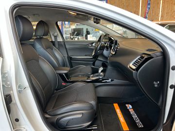 MYAUTOCENTER – Gebraucht- und Jahreswagen mit Werkstattservice in Pfaffenhofen Kia cee'd Sportswagon *Kamera*LED*PDC*