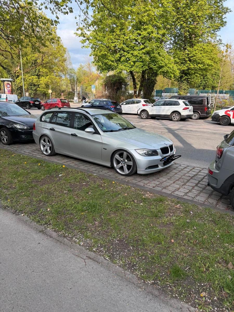 BMW M4 2006 — photo 8