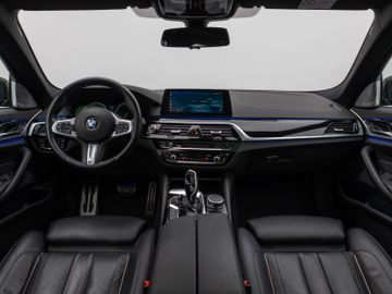 Fahrzeugabbildung BMW 540d xDr Tour HUD ACC Pano 360° Bowers & Wilkins