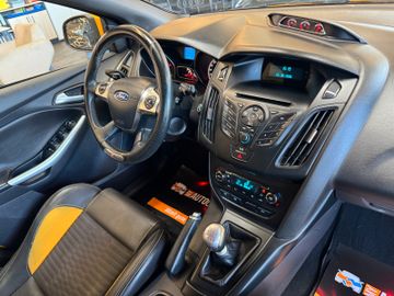MYAUTOCENTER – Gebraucht- und Jahreswagen mit Werkstattservice in Pfaffenhofen Ford Focus *RECARO*SPORT*SitzHZ*2-ZONEN*TÜV 0127*
