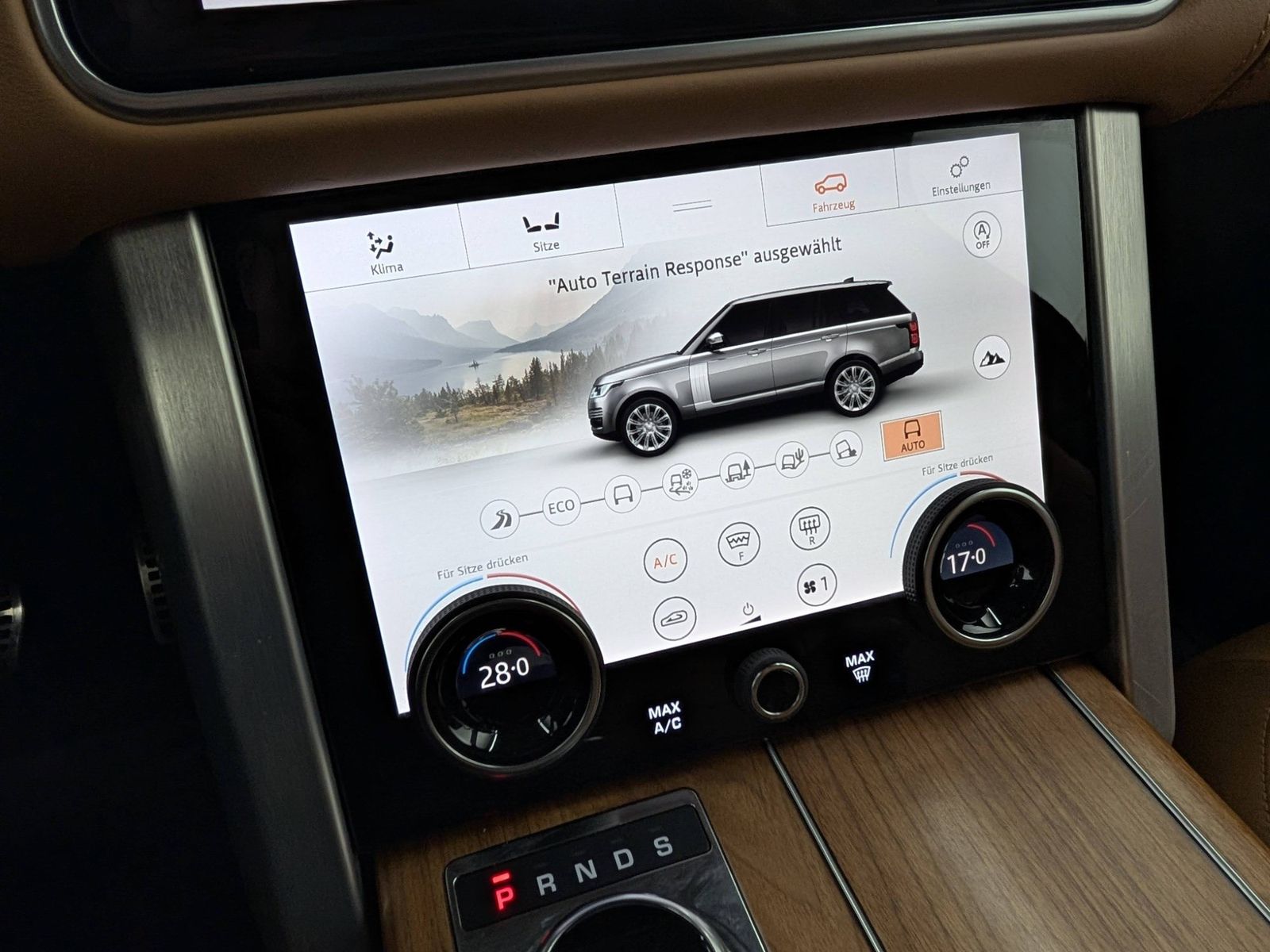LAND ROVER Range Rover 4.4 SDV8 Autobiography Pano LED – Bild 30