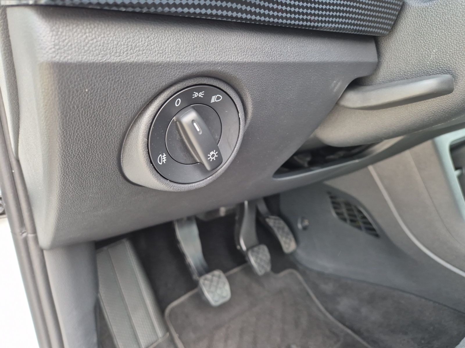 Fahrzeugabbildung Volkswagen up! 1.0 Klima DAB GRA RFK SH LM
