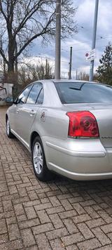 Toyota auto toyota avensis 2.0 Benzin - Toyota Avensis in Leipzig