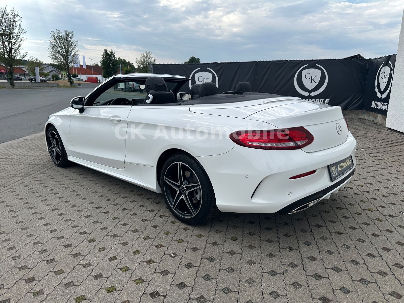 Fahrzeugabbildung Mercedes-Benz C200 Cabrio AMG-Line/Navi/ILS LED/Tempomat