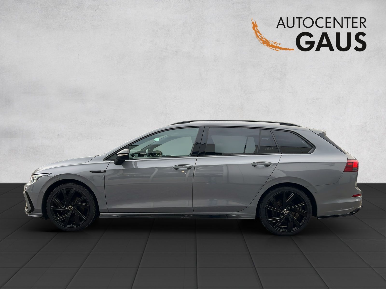 Golf VIII Variant R-Line 1.5 l eTSI DSG AHK*Navi