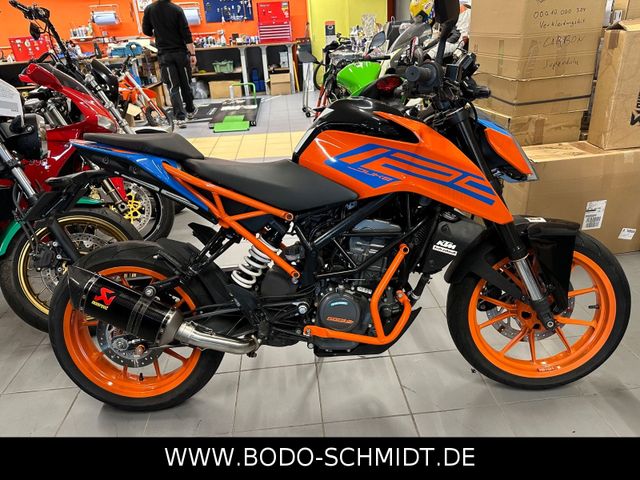 KTM 125 Duke  AKRA Neu + Inspektion Neu