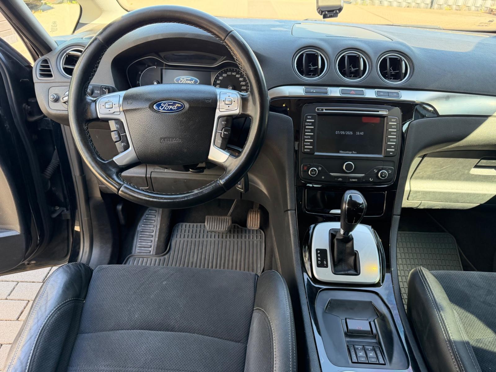 Ford Galaxy 2012 — photo 14