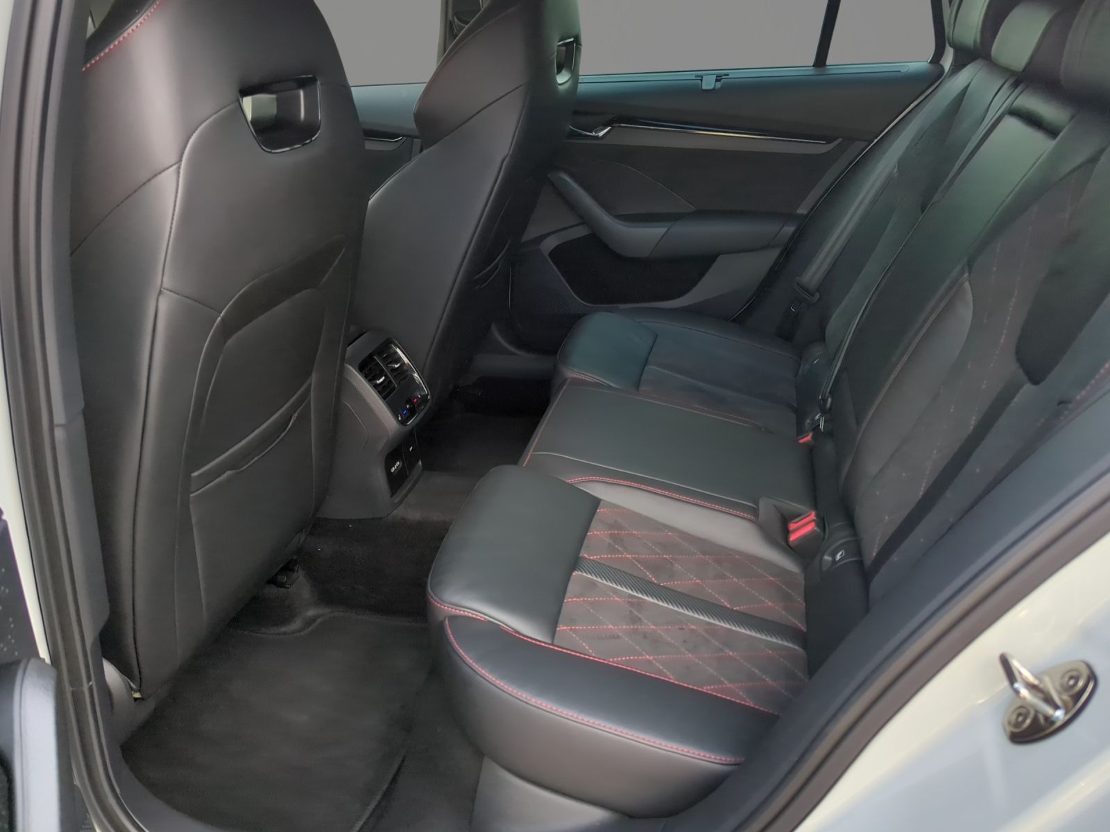Skoda Octavia - Bild 8