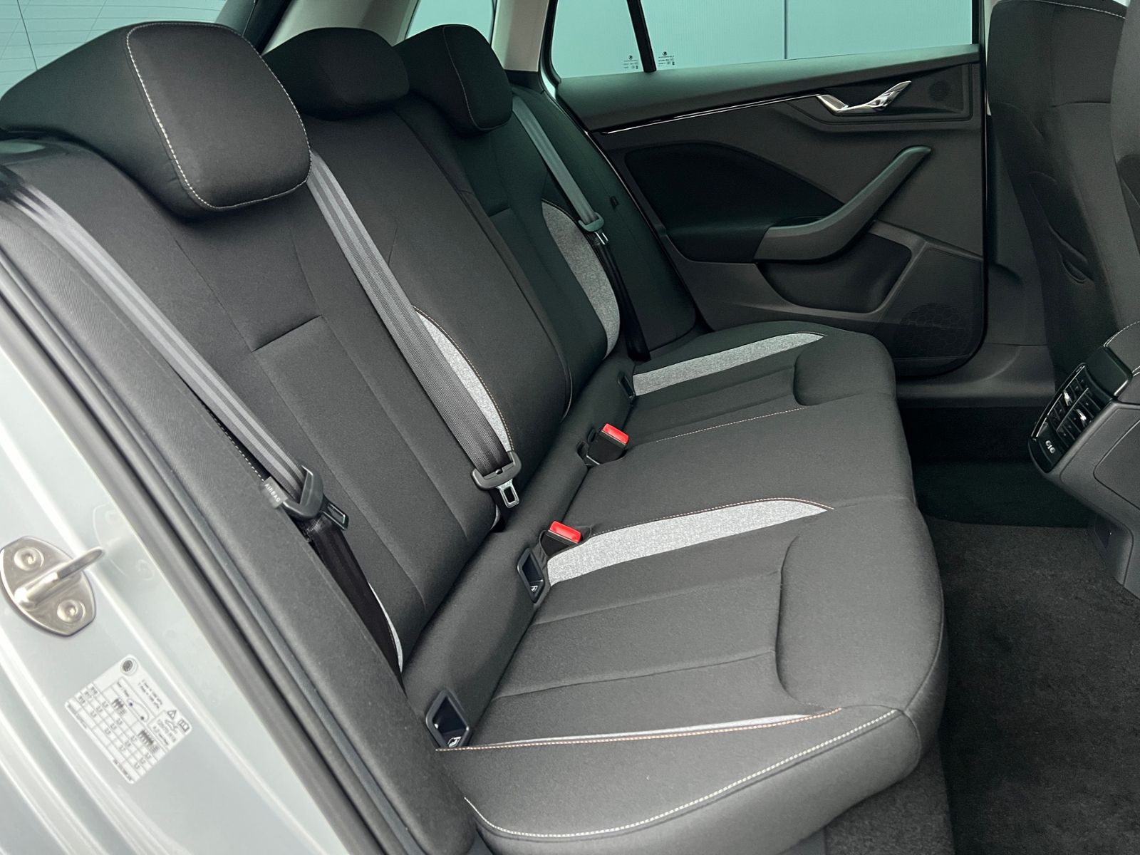 Fahrzeugabbildung SKODA Kamiq Selection 1.0 TSI DSG *LED, ACC, SmartLink