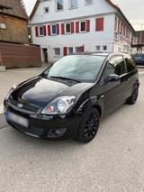 Ford Fiesta 1,4 16V Black Magic Black Magic - Ford Fiesta Magic mit Benzin-Antrieb