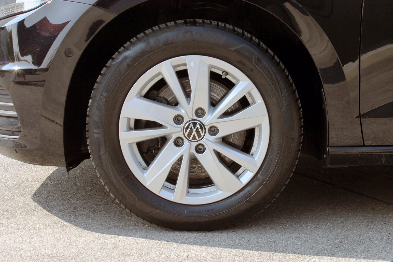 Fahrzeugabbildung Volkswagen Touran Comfortline 2.0TDI 7-Stz. ACC PDC SHZ BT