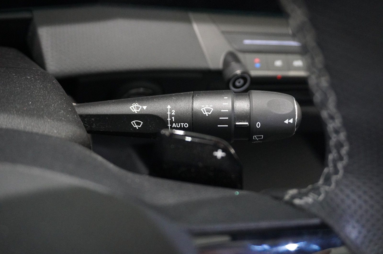 Fahrzeugabbildung Opel Astra L Lim. 1.2T ELEGANCE NAVI/LED/KAMERA/SPORT