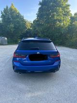 BMW 320d Touring M Sport Automatik M Sport - BMW: Blau, Alcantara, Soundsystem, Kombi