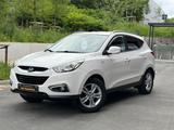 Hyundai ix35 Comfort 2WD*Tüv Neu*Klima*1 Hand*AHK*Top* - Hyundai ix35 Comfort mit Diesel-Antrieb