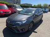 Toyota Avensis Touring Sports Edition-S - graue Toyota Avensis