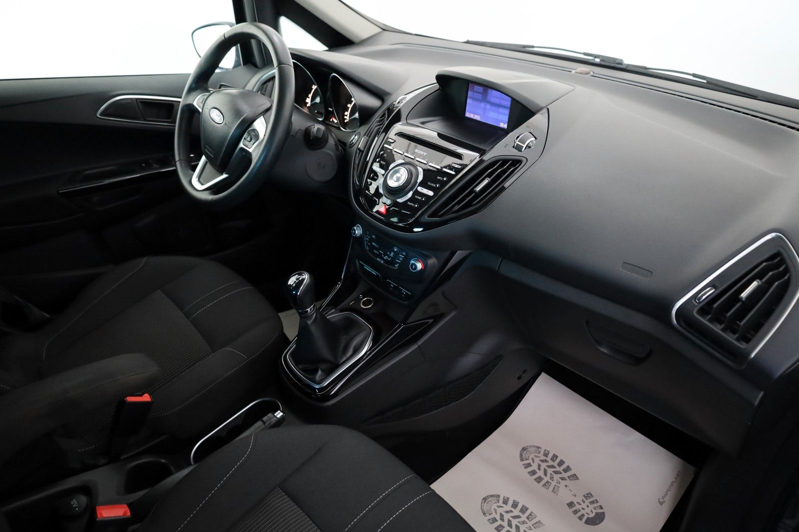 Fahrzeugabbildung Ford B-MAX Titanium Navi,SH,PDC,AHK,Allwetterreifen