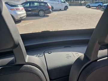 Bild 8 Opel Rocks-e GS Elektro 5 Panorama Digitales Cockpit