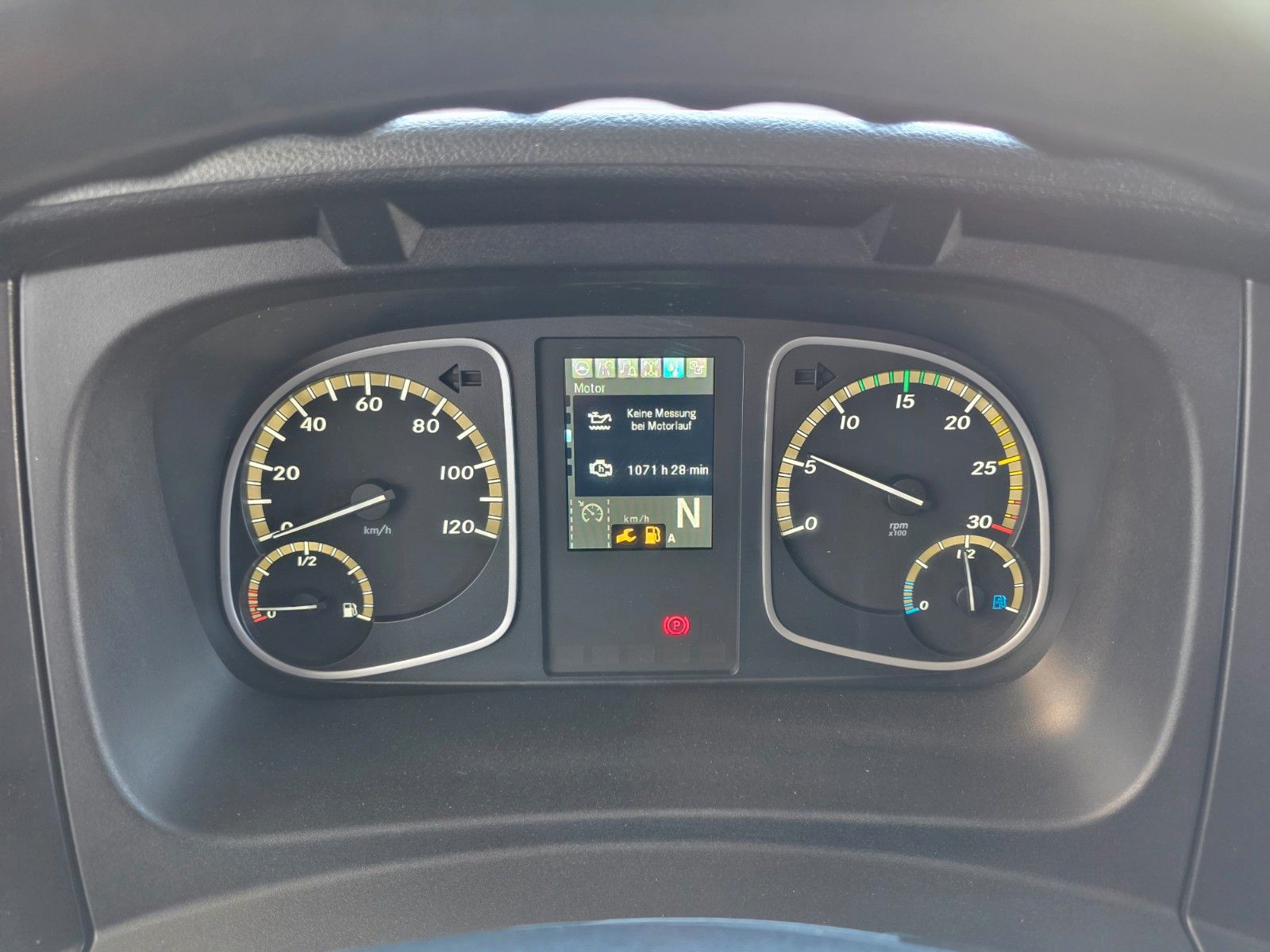 Fahrzeugabbildung Mercedes-Benz Atego 824 L Bär LBW 1.000kg AHK Klima 3 Sitze