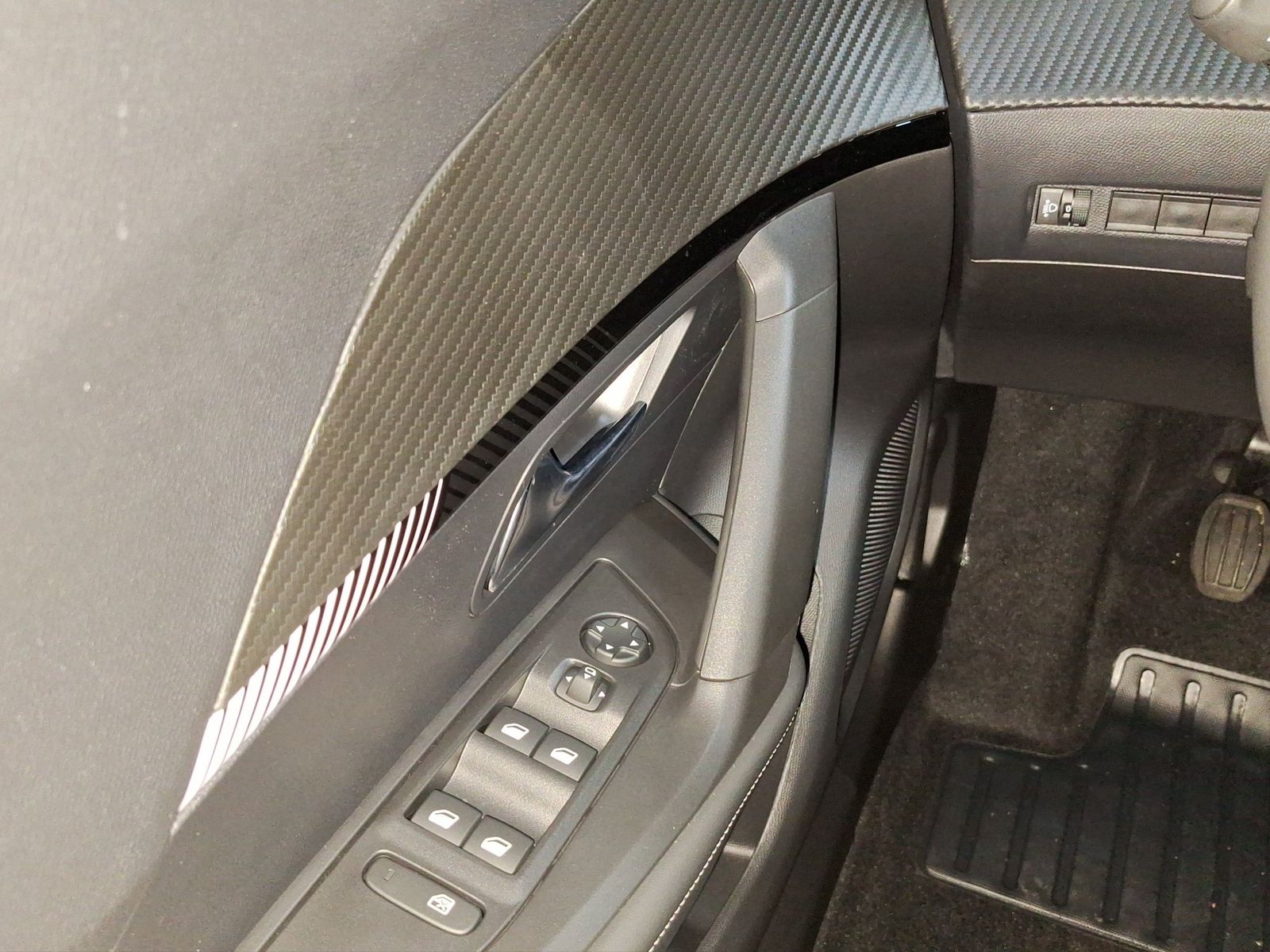 Peugeot 2008 - Bild 11