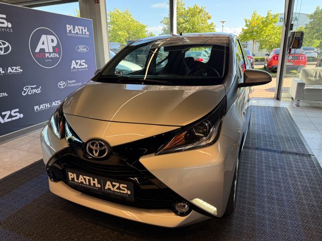 Toyota Aygo x-play touch Automatik