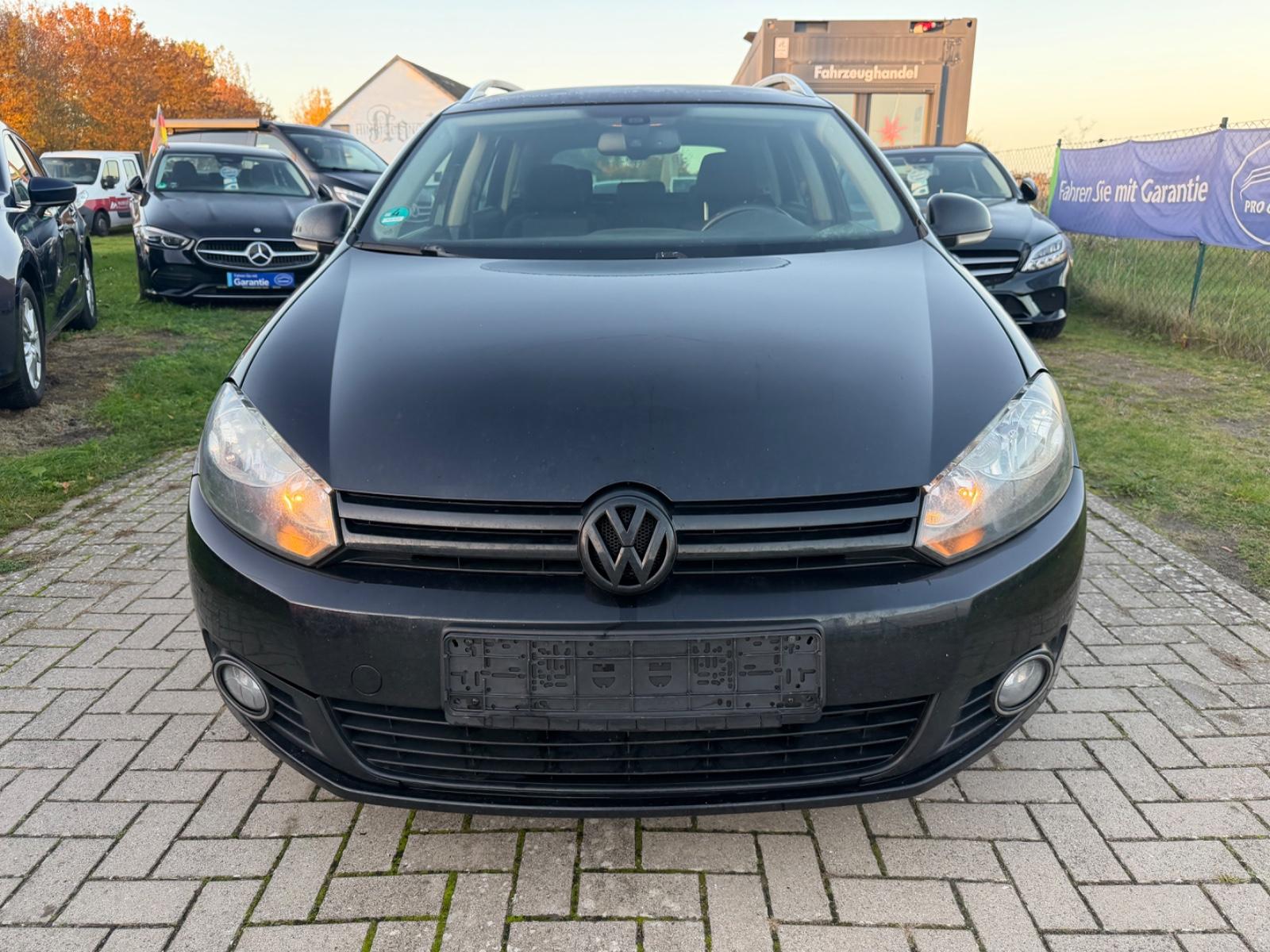 Volkswagen Golf 2012 — rear view