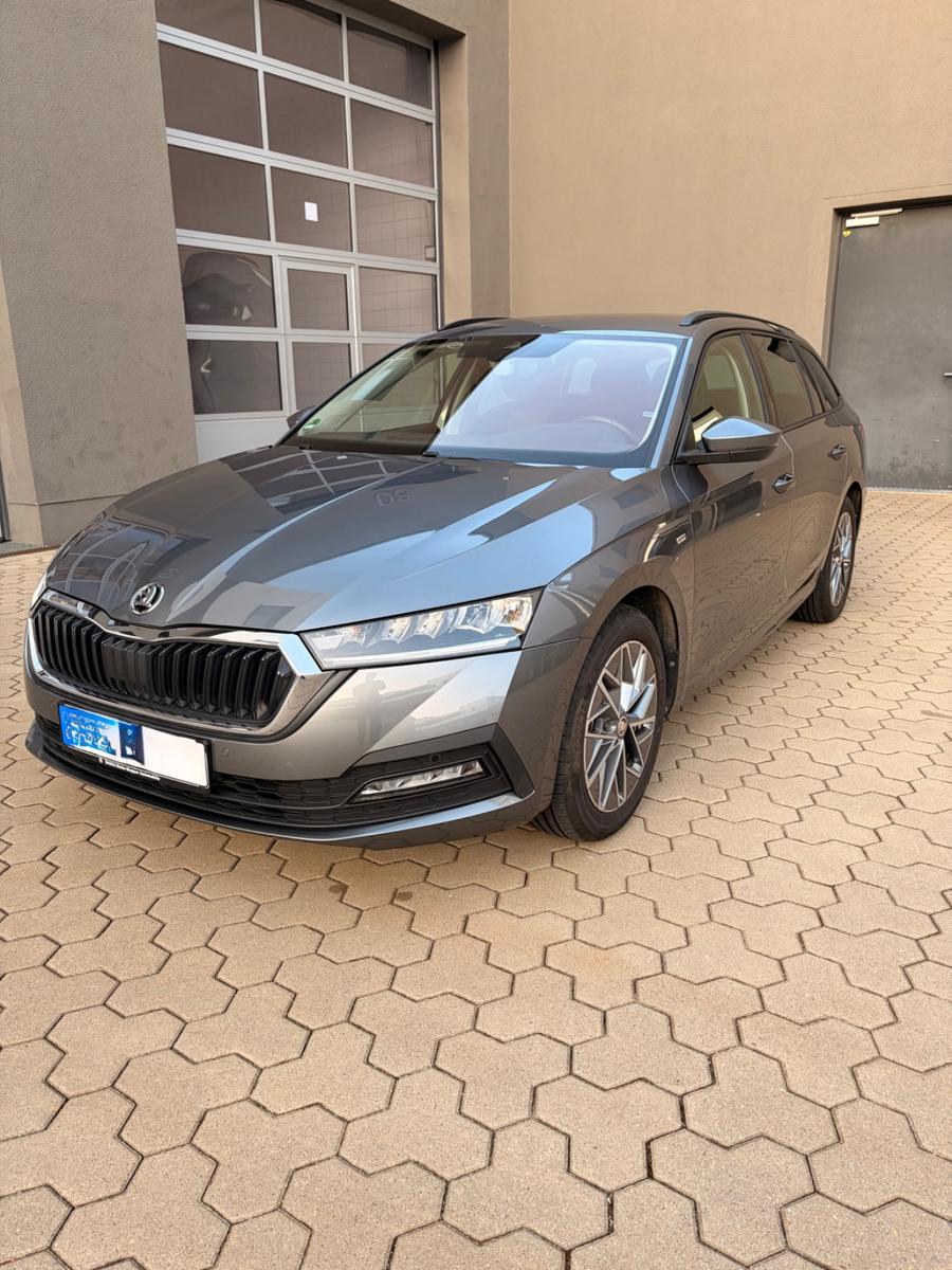 Skoda Octavia 1.5 TSIe-TEC DSG Combi Tour Sondermodell