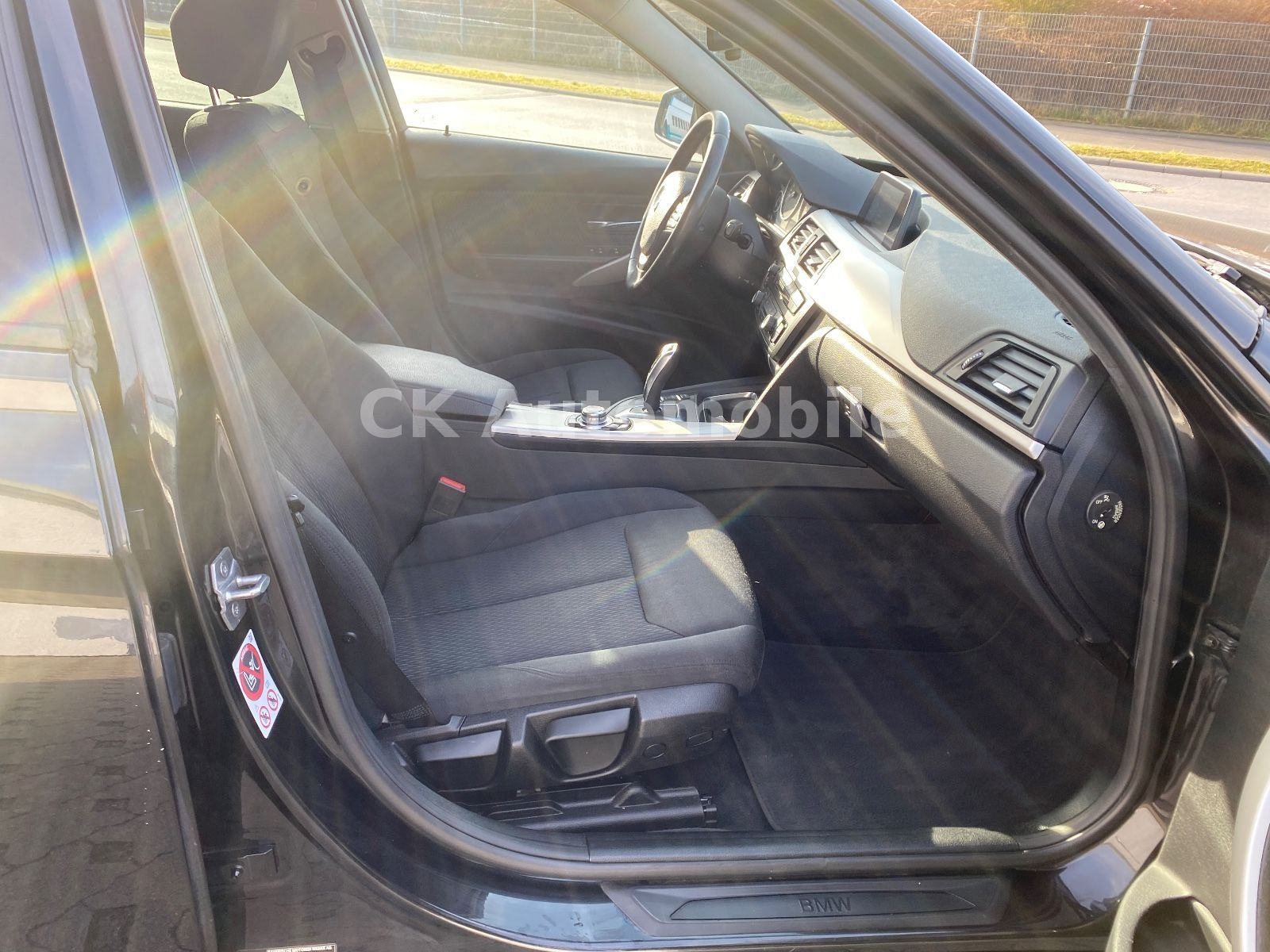 Fahrzeugabbildung BMW 320d Touring Automatik/Klima/Navi/Tempomat/PDC