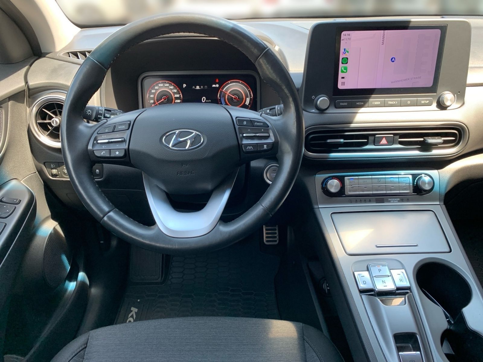 Fahrzeugabbildung Hyundai KONA Select Elektro 11 kW OBC Sitzheizung
