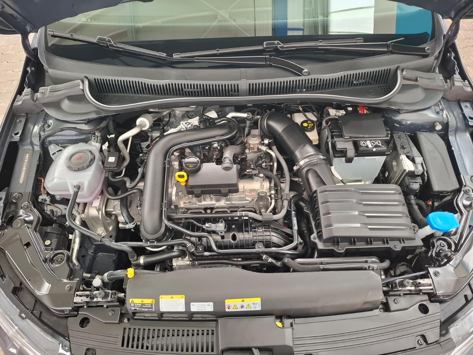 Fahrzeugabbildung Volkswagen Polo VI Energy 1.0 TSI DSG +LED +ACC+Travel Ass.
