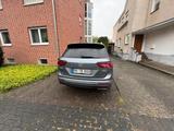 Volkswagen Tiguan Allspace 2.0 TDI 239PS DSG 4M MATRIX-LED - mit Diesel-Antrieb: Grau, Massagesitze, Geländewagen