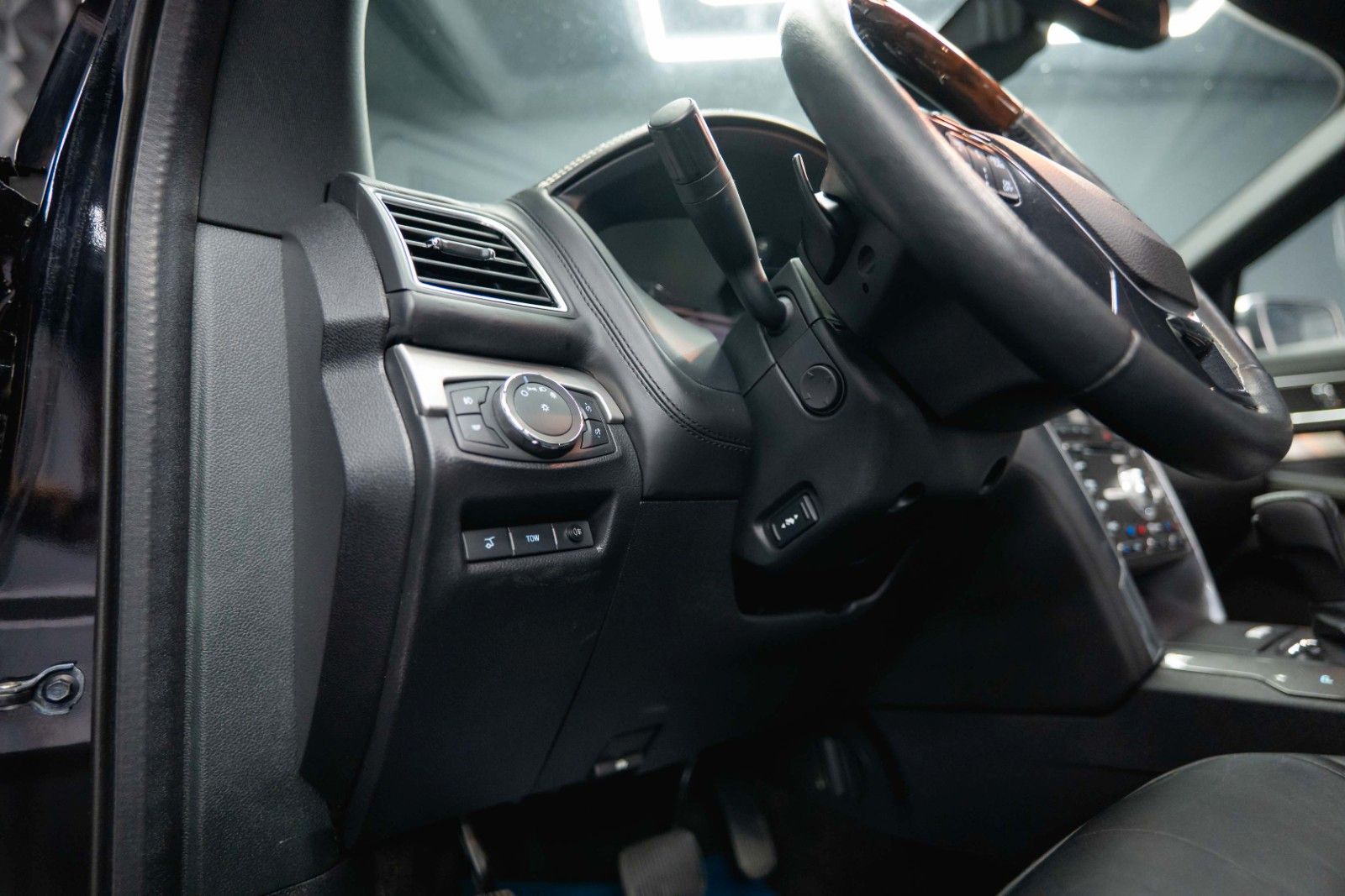 Fahrzeugabbildung Ford Explorer 3.5 V6 4x4 PLATINUM Twin-Turbo EcoBoost