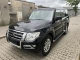 Mitsubishi Pajero 3.2 DI-D SUV-Star.AHK.SHZ.7 Sitzer - gebrauchte Mitsubishi Pajero aus dem Jahr 2016
