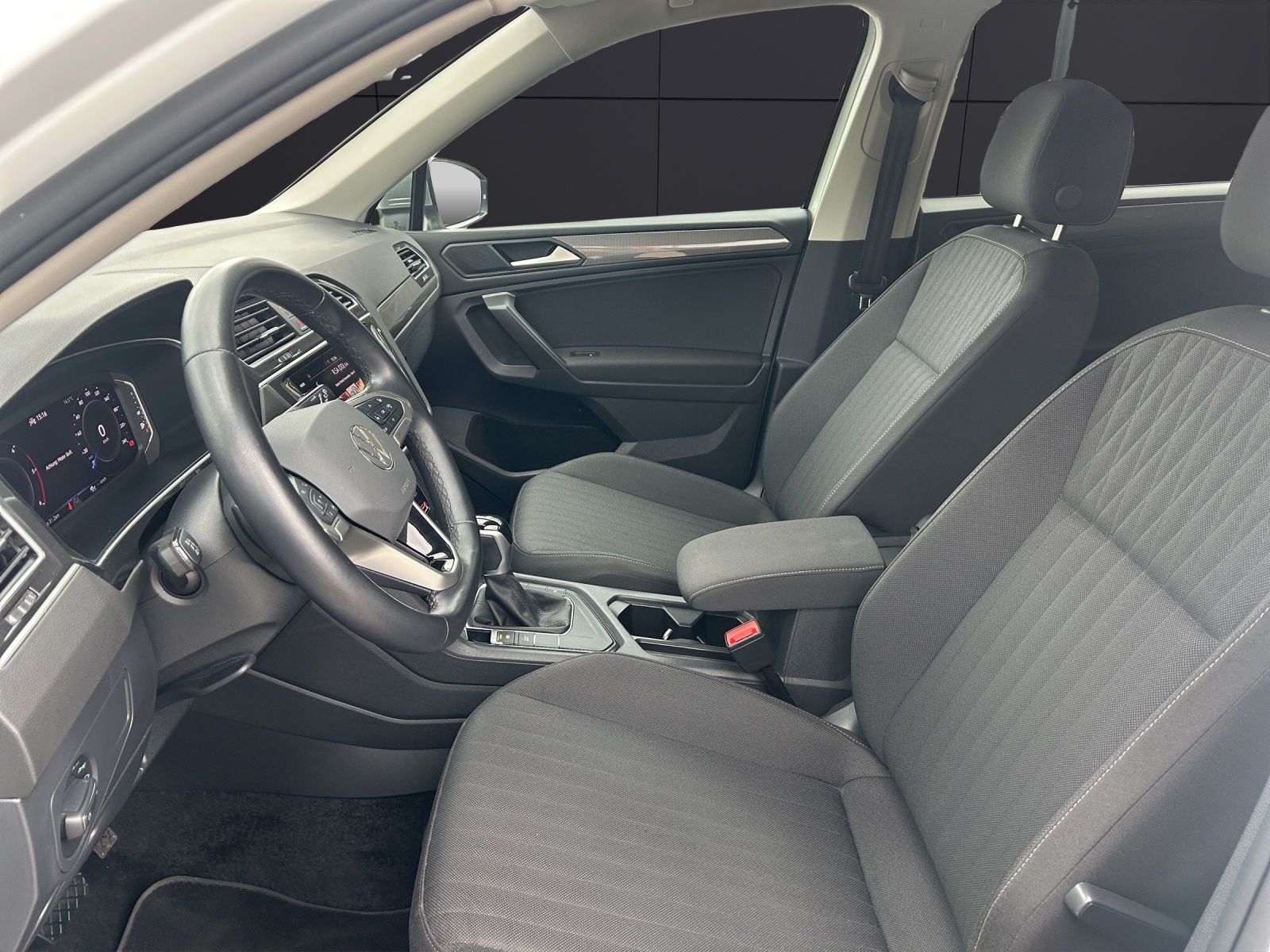 Fahrzeugabbildung Volkswagen Tiguan Allspace TDI Life DSG LED AHK CarPlay AID