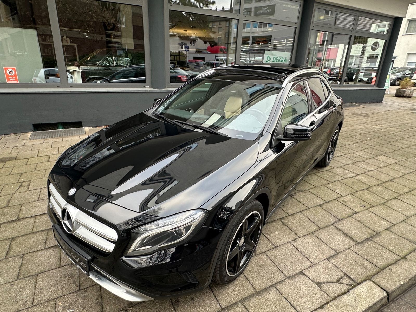 MERCEDES-BENZ GLA 200 CDI Panorama Automatik Kamera PDC