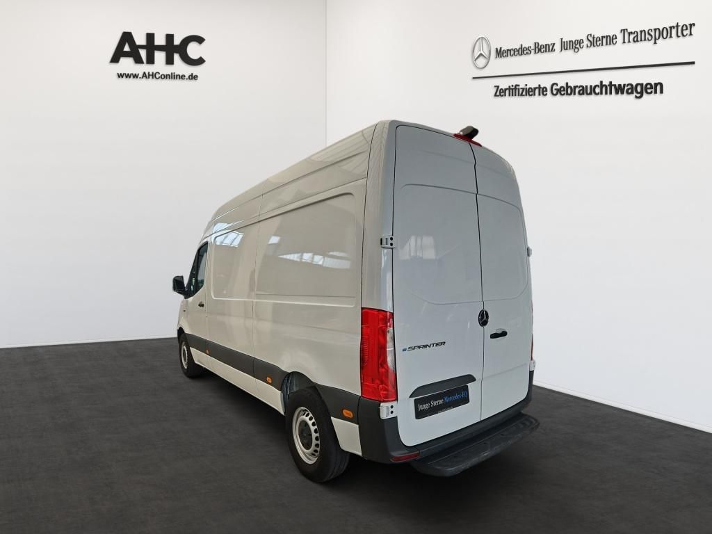 Fahrzeugabbildung Mercedes-Benz eSprinter 312 Kasten L2H2 Klima RFK Sitzhzg Holz