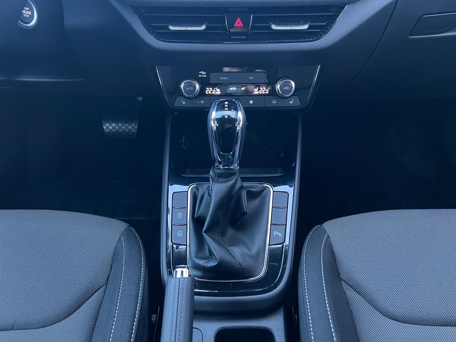 Fahrzeugabbildung SKODA Fabia Selection 1.0 TSI DSG *LED, KESSY, Rückfah