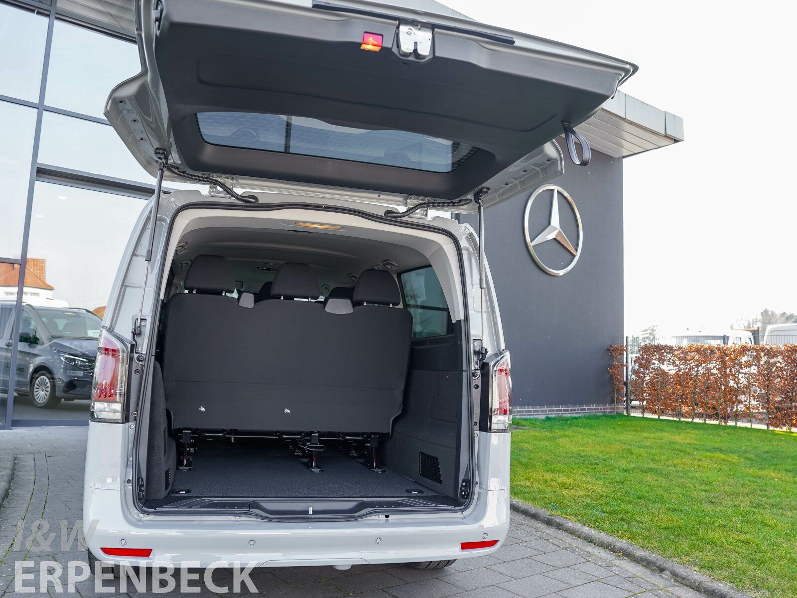 Fahrzeugabbildung Mercedes-Benz Vito Tourer 116 CDI Pro extralang AHK Tür links