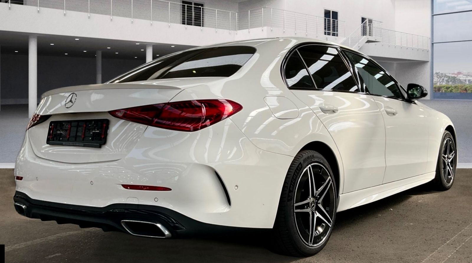 Mercedes-Benz C300E Lim. AMG LINE 9G-TR-NIGHT-PAKET-MULTIBEAM- imagem 3