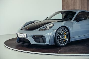 صورة 10 لـ 2023 Porsche CAYMAN