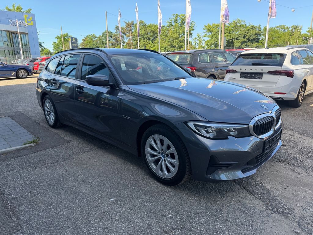 Image of BMW 320