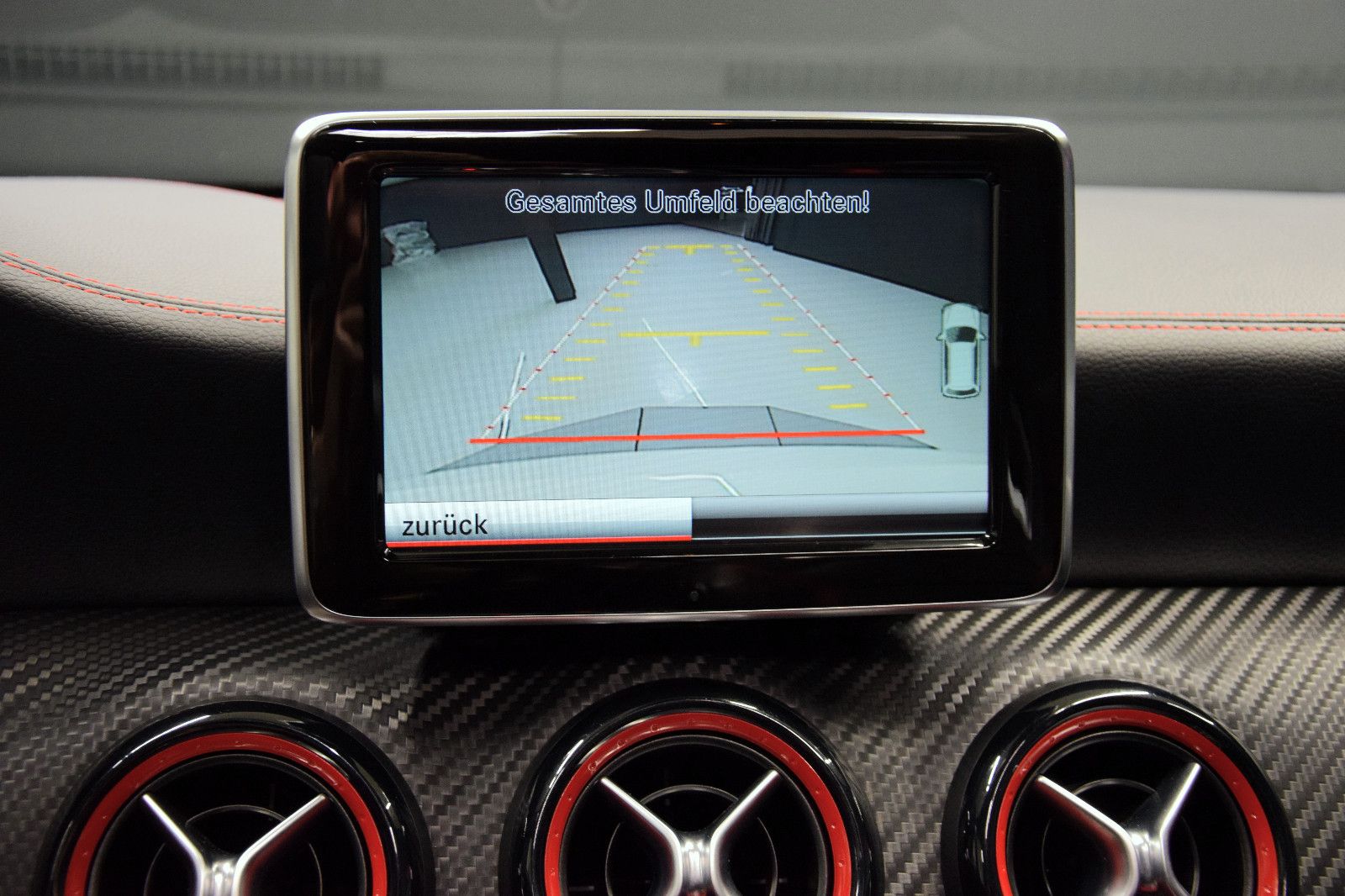 Fahrzeugabbildung Mercedes-Benz A45 AMG EDITION ONE AERO PERFORM PANO DRIVERS